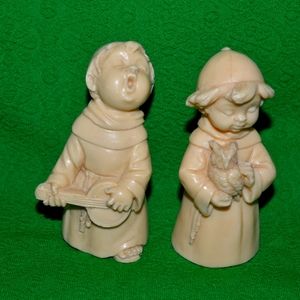 Sculptor A. SANTINI Classic figure Made in Italy 1960s  Alabaster